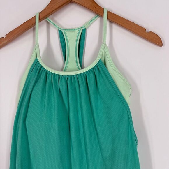 Lululemon Tuck Me in Tank in Bali Breeze / Fresh Teal | Size 6 - Picture 5 of 8